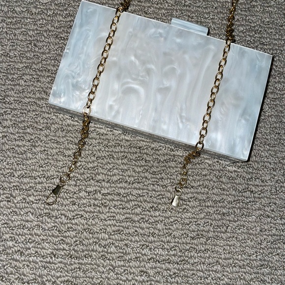 Mrs. Bag with detachable gold chain - Picture 4 of 6